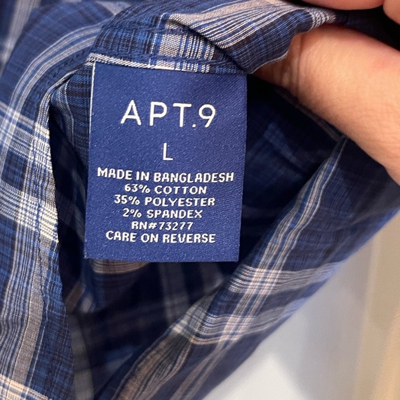 ⭐️Apt. 9 Men’s button down long sleeve dress shirt

⭐️ items - 5 for $20 - Picture 5 of 6